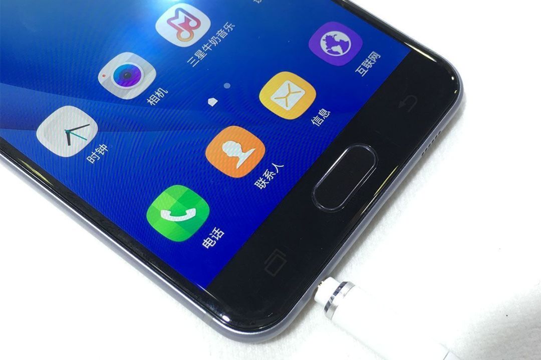 金属机身,支持Samsung Pay:Samsung 三星 推出 Galaxy C5/C7 智能手机