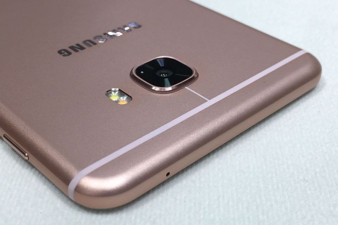 金属机身,支持samsung pay:samsung 三星 推出 galaxy c5/c7 智能手机