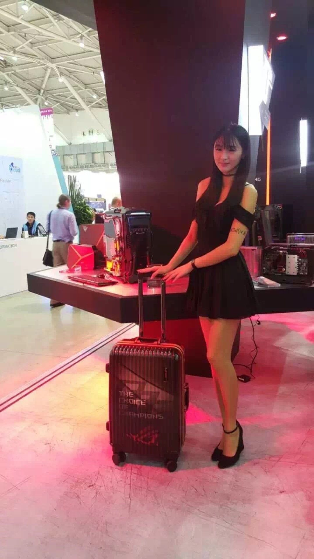 长腿丝袜高跟鞋：COMPUTEX 2016 台北电脑展 ShowGirl 合集