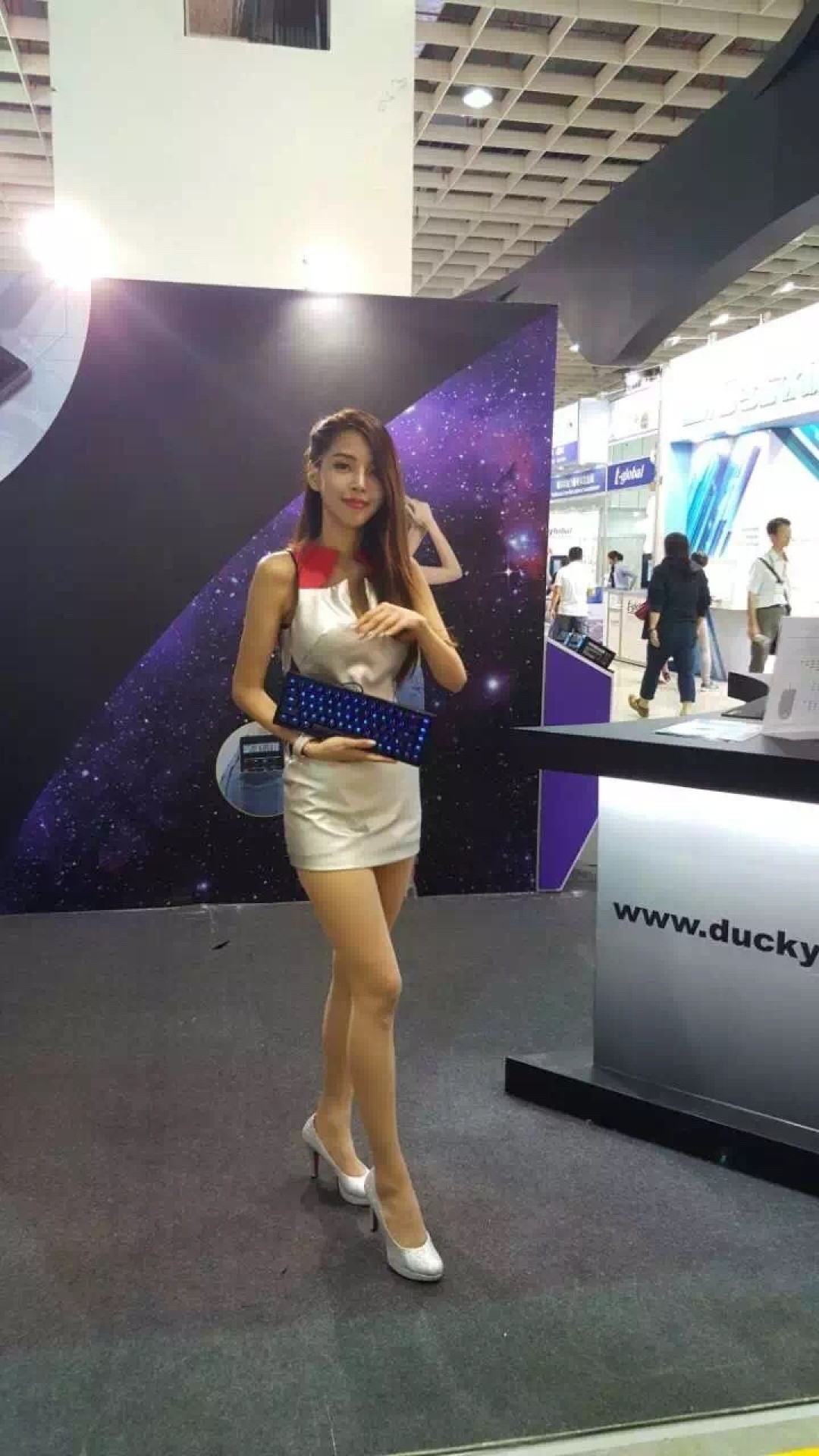 长腿丝袜高跟鞋：COMPUTEX 2016 台北电脑展 ShowGirl 合集