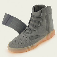 终于等到你：adidas阿迪达斯 Yeezy 750 Boost 浅灰配色 即将正式发售