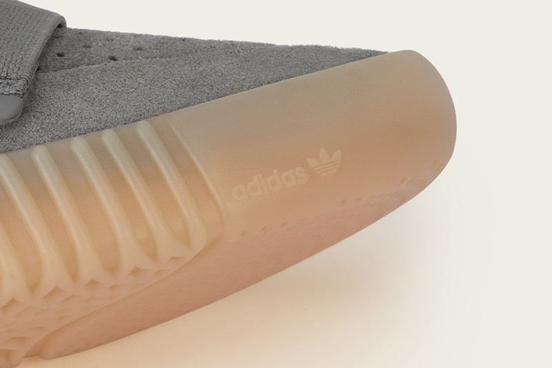终于等到你：adidas阿迪达斯 Yeezy 750 Boost 浅灰配色 即将正式发售