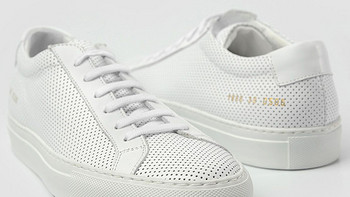 全鞋面冲孔透气：COMMON PROJECTS 推出 Achilles Low Perforated White 全白配色运动鞋