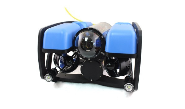 “水下无人机”：Blue Robotics 推出 BlueROV2 遥控潜水器