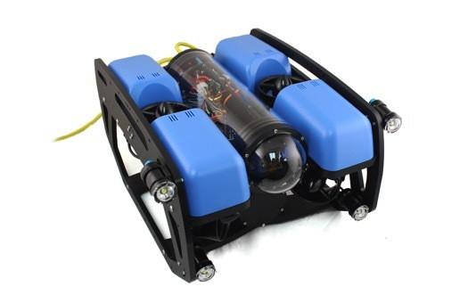 “水下无人机”：Blue Robotics 推出 BlueROV2 遥控潜水器