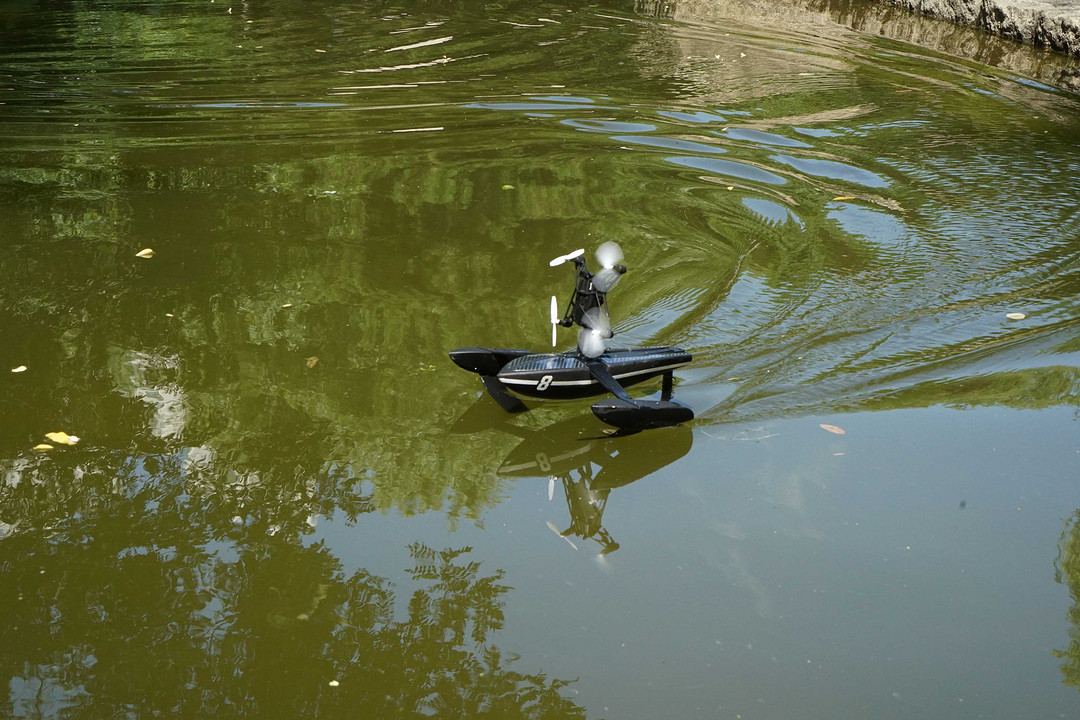 水陆两栖：Parrot 派诺特 minidrones hydrofoil 无人机 上架开卖