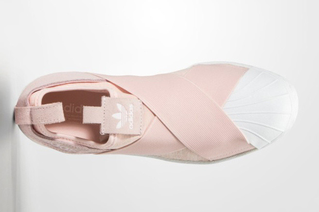 绑带设计回归：adidas 阿迪达斯 推出 Superstar SlipOn 女款休闲板鞋
