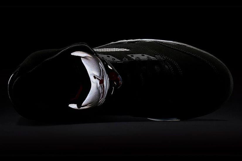 向奖牌致敬：NIKE 耐克 即将发售 Air Jordan 5 Retro“Metallic Silver” 篮球鞋