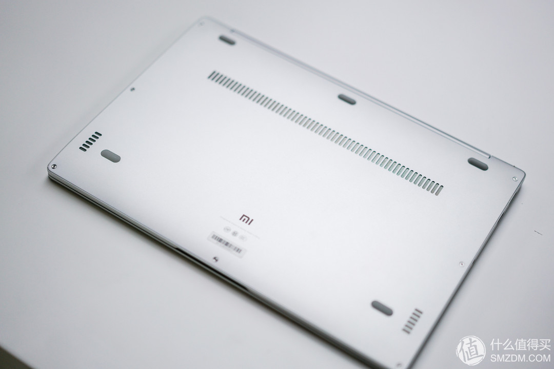 “高性能的轻薄笔记本”：MI 小米 发布 小米笔记本Air（更新实拍图）