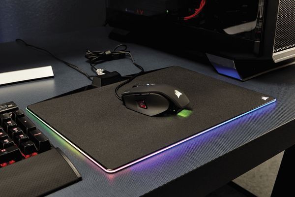 “贼船”也玩“灯”：CORSAIR 美商海盗船 推出 MM800 RGB POLARIS 幻彩游戏鼠标垫