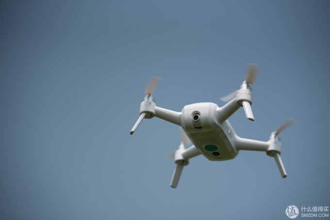 小型化取胜:yuneec 昊翔 发布 breeze 轻风 自拍无人机