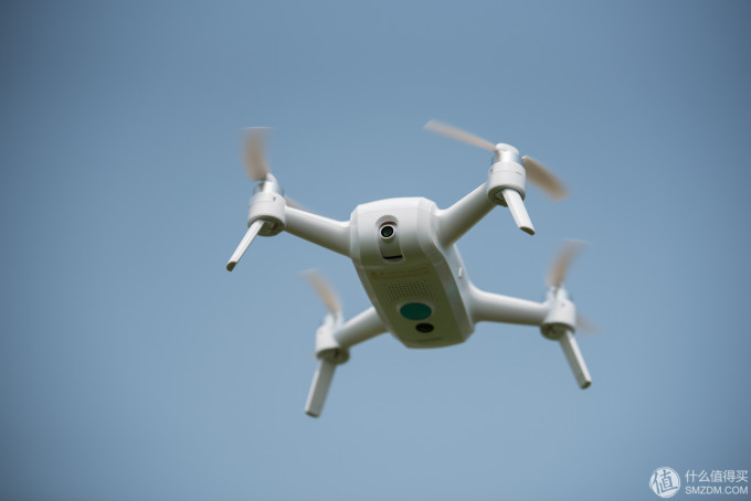 小型化取胜:yuneec 昊翔 发布 breeze 轻风 自拍无人机