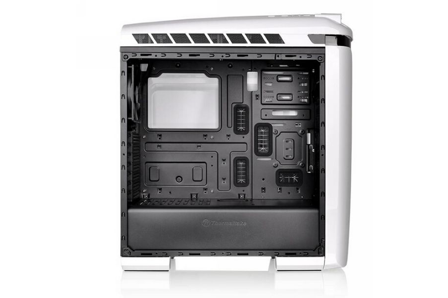 7色幻彩背光：Thermaltake 曜越 推出 Versa C22 RGB机箱