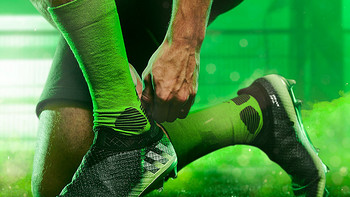 星汉灿烂，若出其里：adidas 阿迪达斯 推出 Messi 16+ Pureagility “Space Dust” 足球鞋