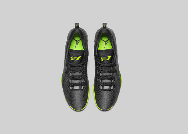 双锁定系统：Jordan 推出 CP3.X 篮球鞋
