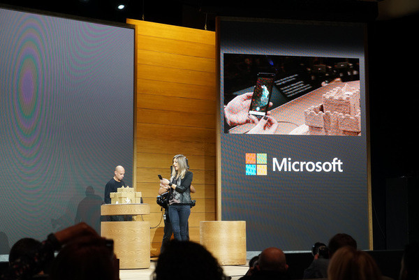 引领PC的复苏：Microsoft 微软 2016 Windows 10 Event 发布会
