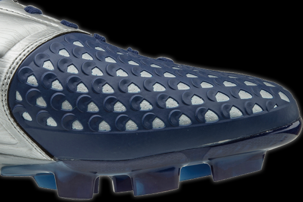 霓虹水手：Mizuno 美津浓 推出 全新配色 Wave Ignitus 4 JAPAN 足球鞋