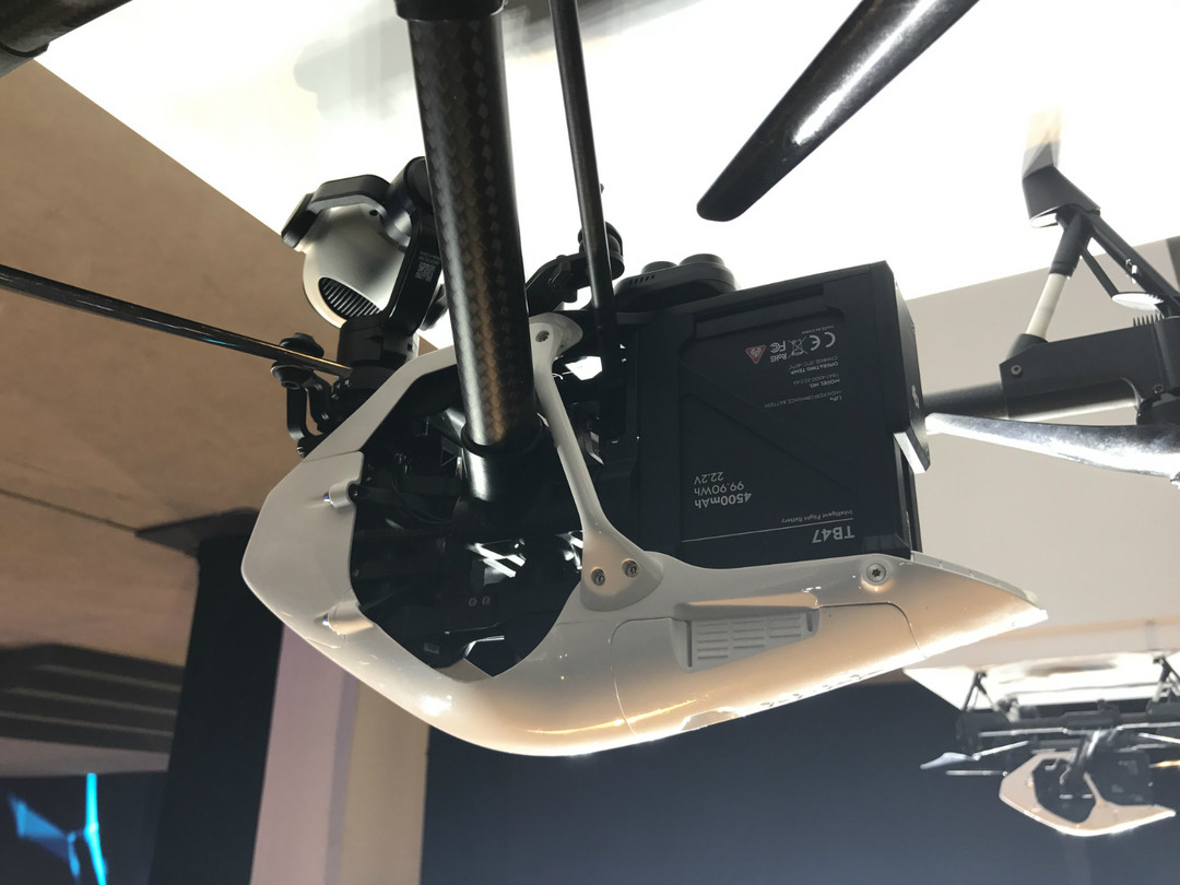 专业视频拍摄利器：DJI 大疆 国内发布 精灵 PHANTOM 4 PRO 和  “悟” Inspire 2 航拍飞行器