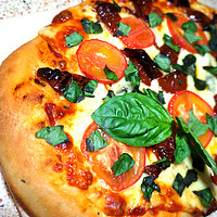 枫の私房 篇八十七：意大利最经典国食，突破天际的拉丝 - 玛格丽特披萨薄脆底+面包底双版本教程
