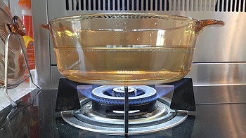 嗯，这是一口网红锅：康宁晶彩透明锅玻璃锅
