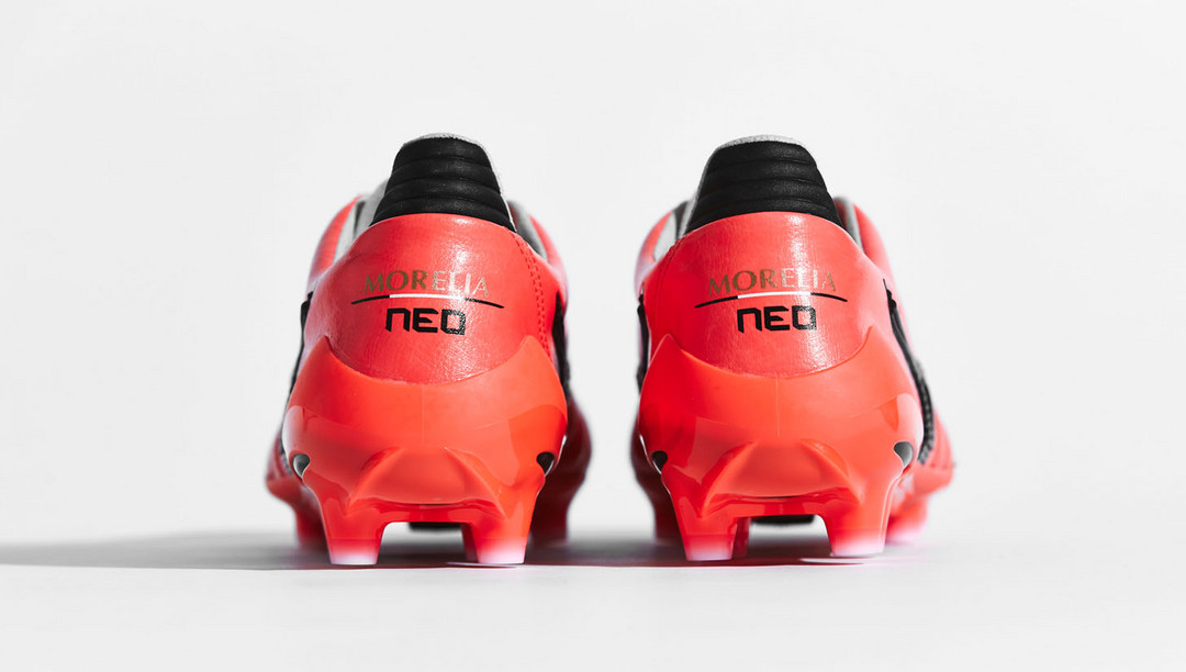 冬天里的一把火：Mizuno 美津浓 推出 Morelia Neo II Japan 新款配色 足球鞋