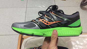 跑步小白：通州长跑营维尼 简单跑鞋使用感受 篇二：saucony 圣康尼 zealot iso 跑鞋 灰绿色