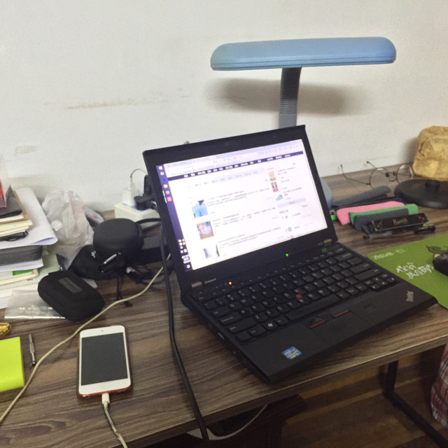 #一桌一世界# 魔都毕业狗租房生活的小屋大桌