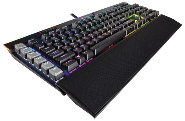 游戏体验再进一步：CORSAIR 美商海盗船 发布 SCIMITAR PRO “执法者”游戏鼠标 和 K95 RGB“复仇者”白金版机械键盘 