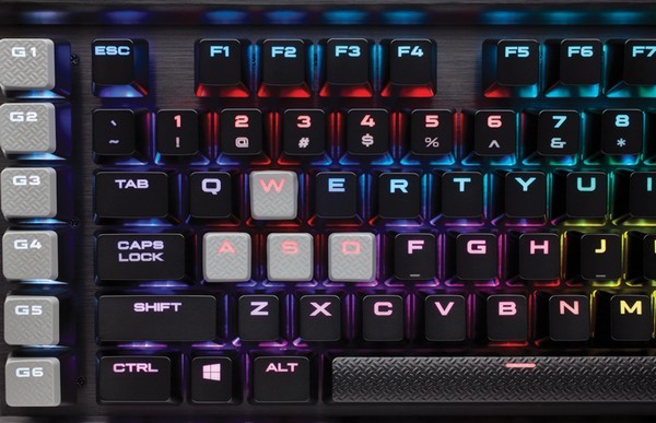 游戏体验再进一步：CORSAIR 美商海盗船 发布 SCIMITAR PRO “执法者”游戏鼠标 和 K95 RGB“复仇者”白金版机械键盘 