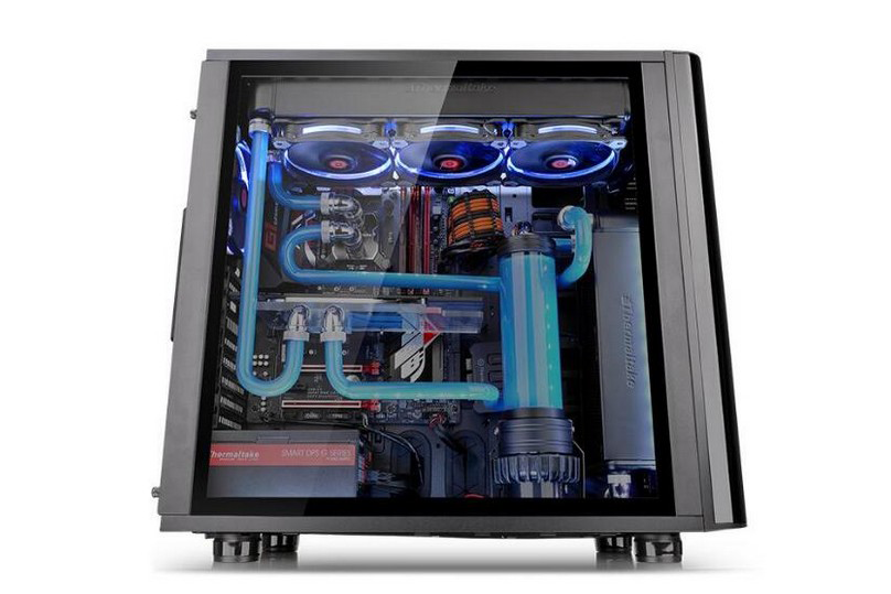 钢化玻璃材质：Thermaltake 曜越 推出 View 31 TG中塔机箱