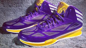 WNBA明星球员穿的篮球鞋 — Adidas 阿迪达斯 crazy light 3 Candace Parker PE