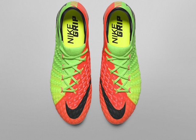 为切入和射门而生：NIKE 耐克 即将推出 Hypervenom 3 毒锋第三代 足球鞋