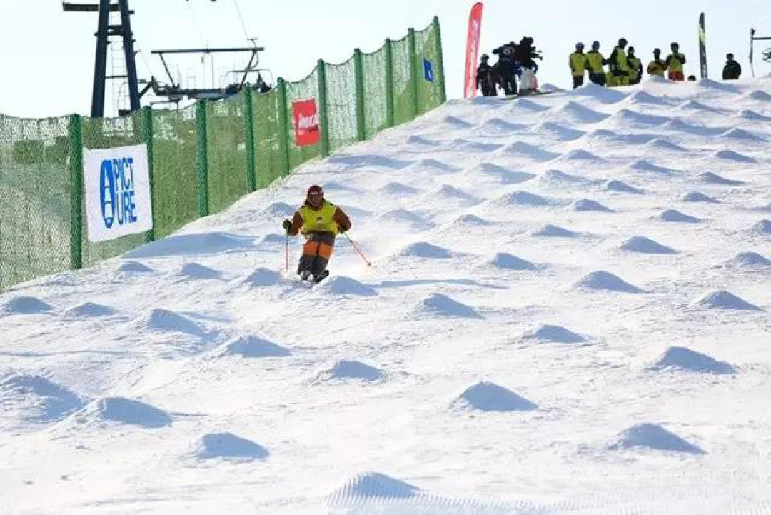 滑雪爱好者的大Party:第十届南山业余猫跳滑雪比赛 即将开战