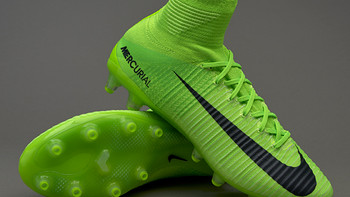 三尺青蛇：NIKE 耐克 推出全新配色款 Mercurial Superfly V AG-Pro 足球鞋