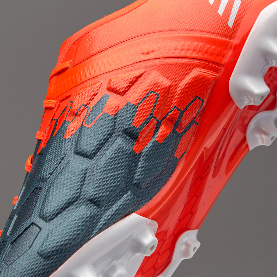 台风来袭：new balance 推出 Visaro 2.0 足球鞋