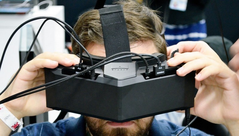 “VR半月谈”第6期：房间尺度VR体验你争我赶，VR+旅游模式初现，IMAX VR影院正式开张