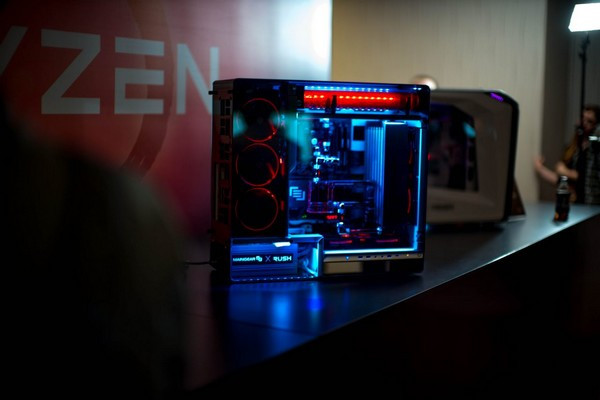 从此重返荣耀？AMD 正式公布 Ryzen 锐龙系列处理器 和 Wraith “幽灵”系列散热器