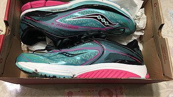 女鞋男穿的大师：saucony 圣康尼 CORTANA 4 轻量缓震跑鞋 迟来的开箱（独家赠送防骗秘籍）