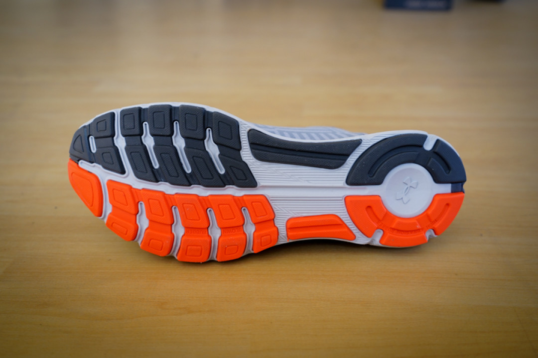 《到站秀》第95弹:UNDER ARMOUR GEMINI 3 / VELOCITI / EUROPA 男/女款跑鞋