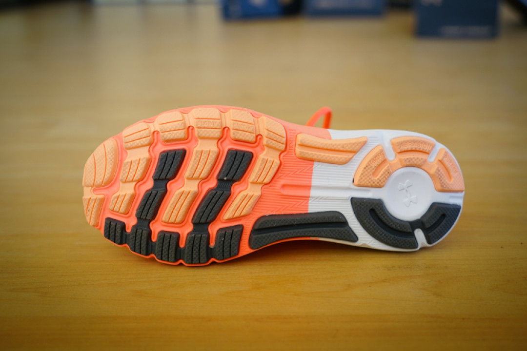 《到站秀》第95弹:UNDER ARMOUR GEMINI 3 / VELOCITI / EUROPA 男/女款跑鞋