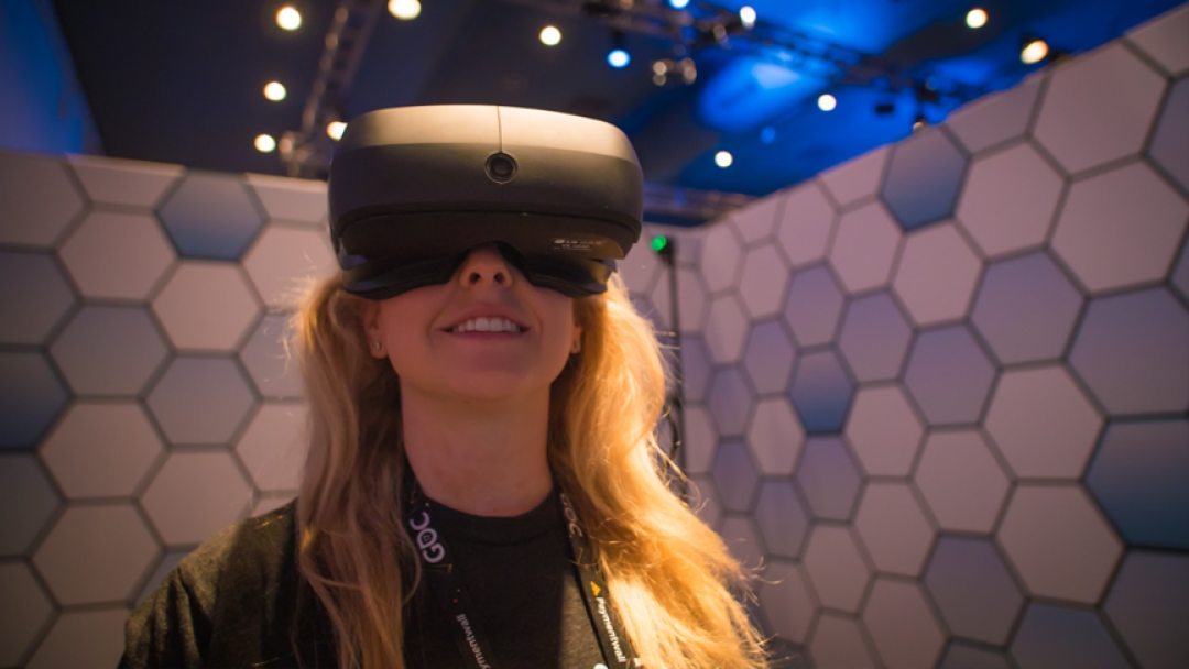 PC VR新玩家:LG 展示 基于SteamVR的头显设备