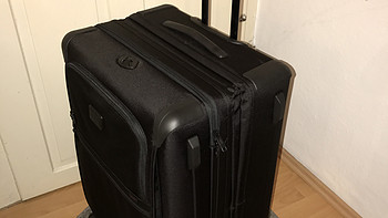 TUMI狂魔粉来晒单 篇三：TUMI Alpha 2 28寸黑色可扩展行李箱 开箱晒单