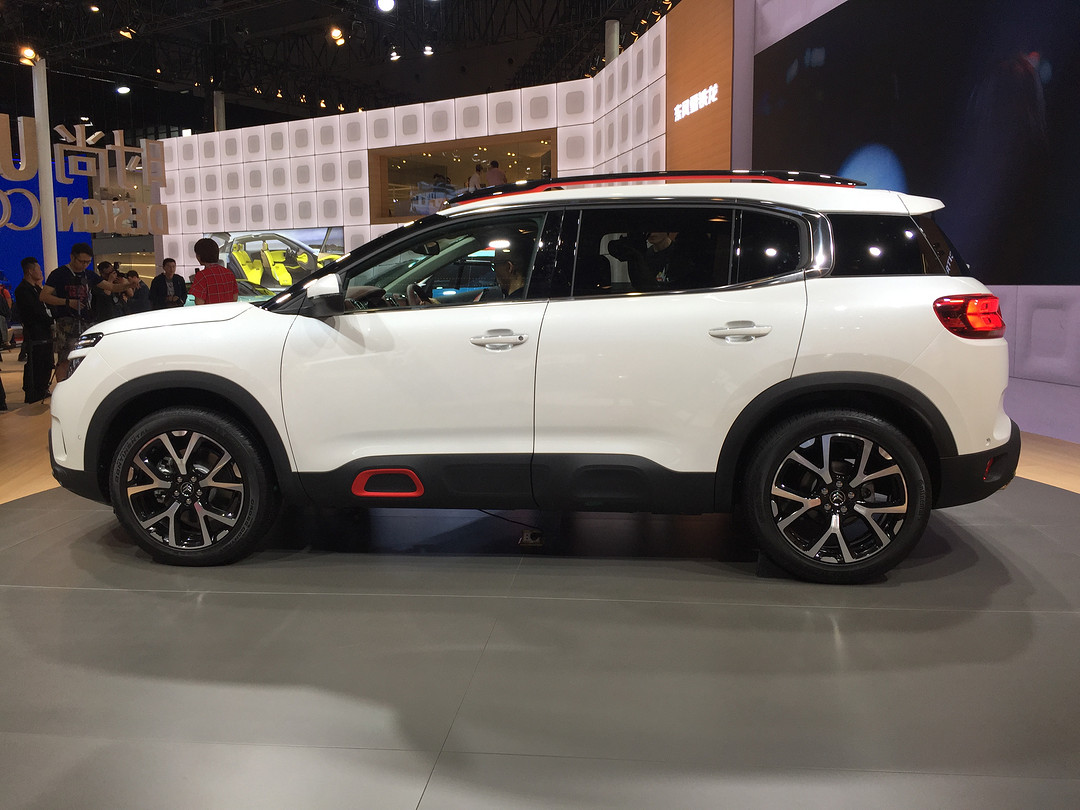 新车首发：雪铁龙C5 Aircross 概念车高度还原