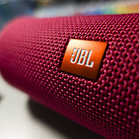 小身材大能量，音乐万花筒 JBL Flip3 便携式蓝牙音箱