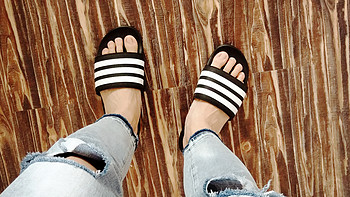撒旦晒物篇：夏季的必备出街品——adidas 阿迪达斯 软底拖鞋