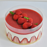Freesiaa Made 篇三十八：（视频）【视频】草莓慕斯蛋糕～抓住草莓季的尾巴