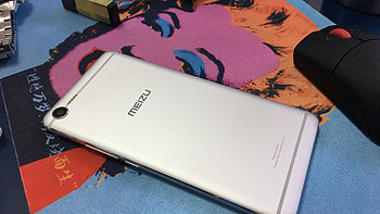 魅族 魅蓝E2 全网通智能手机配置介绍(屏幕分辨率|前置摄像头|系统|电池容量|机身尺寸)