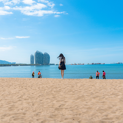 生活拮据的拍照师傅怎样在三亚市区浪