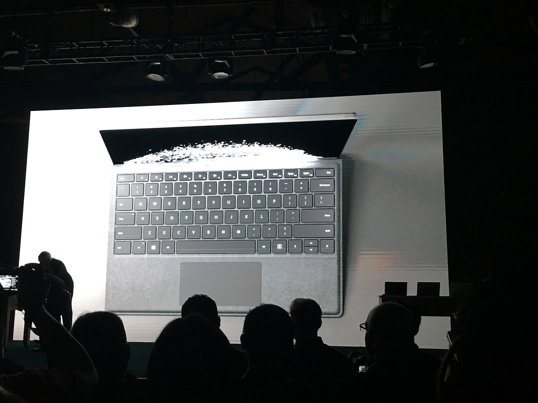 酷睿i5与无风扇设计的首次相遇：Microsoft 微软 发布 新版 Surface Pro 二合一平板电脑