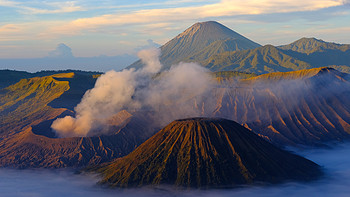 work hard,play hard 去印尼看看火山 篇一：做点自己想做的吧! 